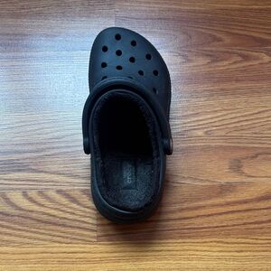 Crocs Fuzzy Lined Clog – Men’s 4 / Women’s 6 – Black – Right Shoe Only – Used